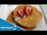Pancakes de Canela y Avena / Desayunos nutritivos / Hot cakes con lechera y fresas