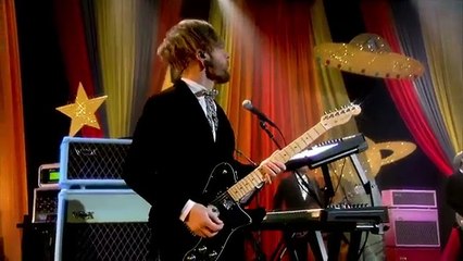 Kesha - Woman Live at Rainbow Tour Fan Performance