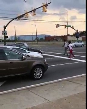 Un nouveau challenge sur le net très dangereux qui s'appelle «Traffic Race»