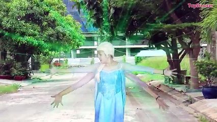 Et mal huit gelé les gars mains dans vie maléfique réal homme araignée venin contre Elsa w joker