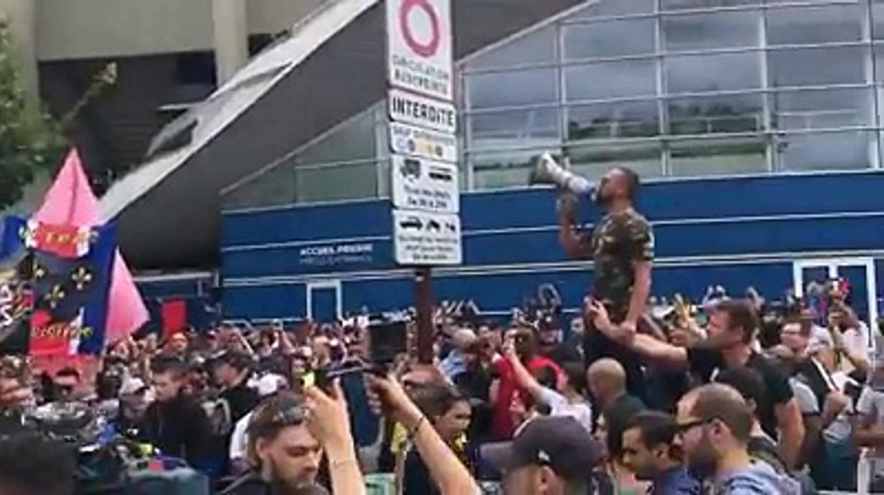 Les supporters du PSG étaient très chauds pour la présentation de Neymar au Parc des Princes