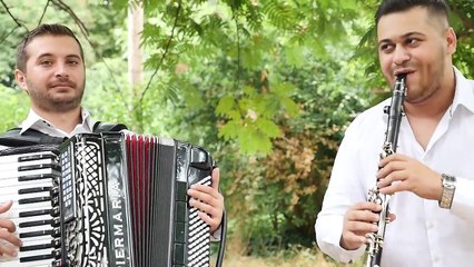 Raluca si Alexandra Mateescu  - Are mama doua fete [official video]2017