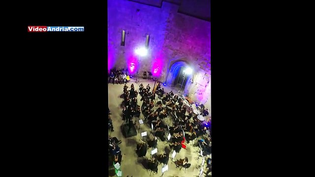 Castel del Monte: emozionante performance dell'Orchestra Sinfonica “Città Metropolitana di Bari