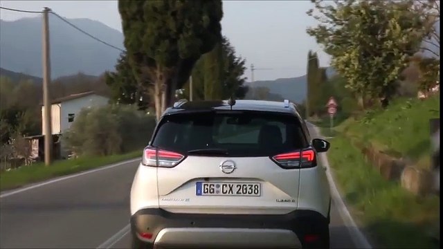 2017 Opel Crossland X vs 2017 Peugeot 3008