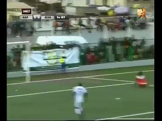 Après son but, Waly Ballago Seck est allé dans les bras de Birane Ndour  ...