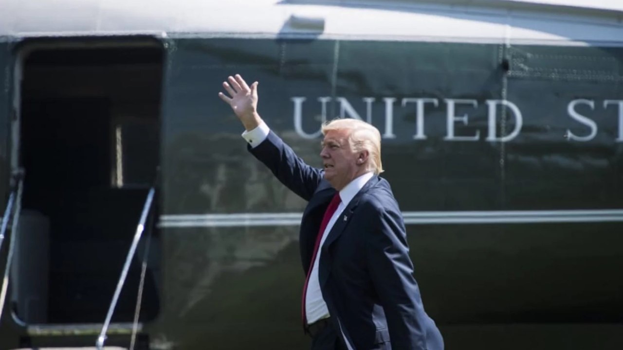 Trump leaves D.C. for 17-day vacation