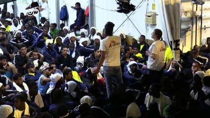 Auf See mit "Ärzte ohne Grenzen"-Rettern | DW Deutsch