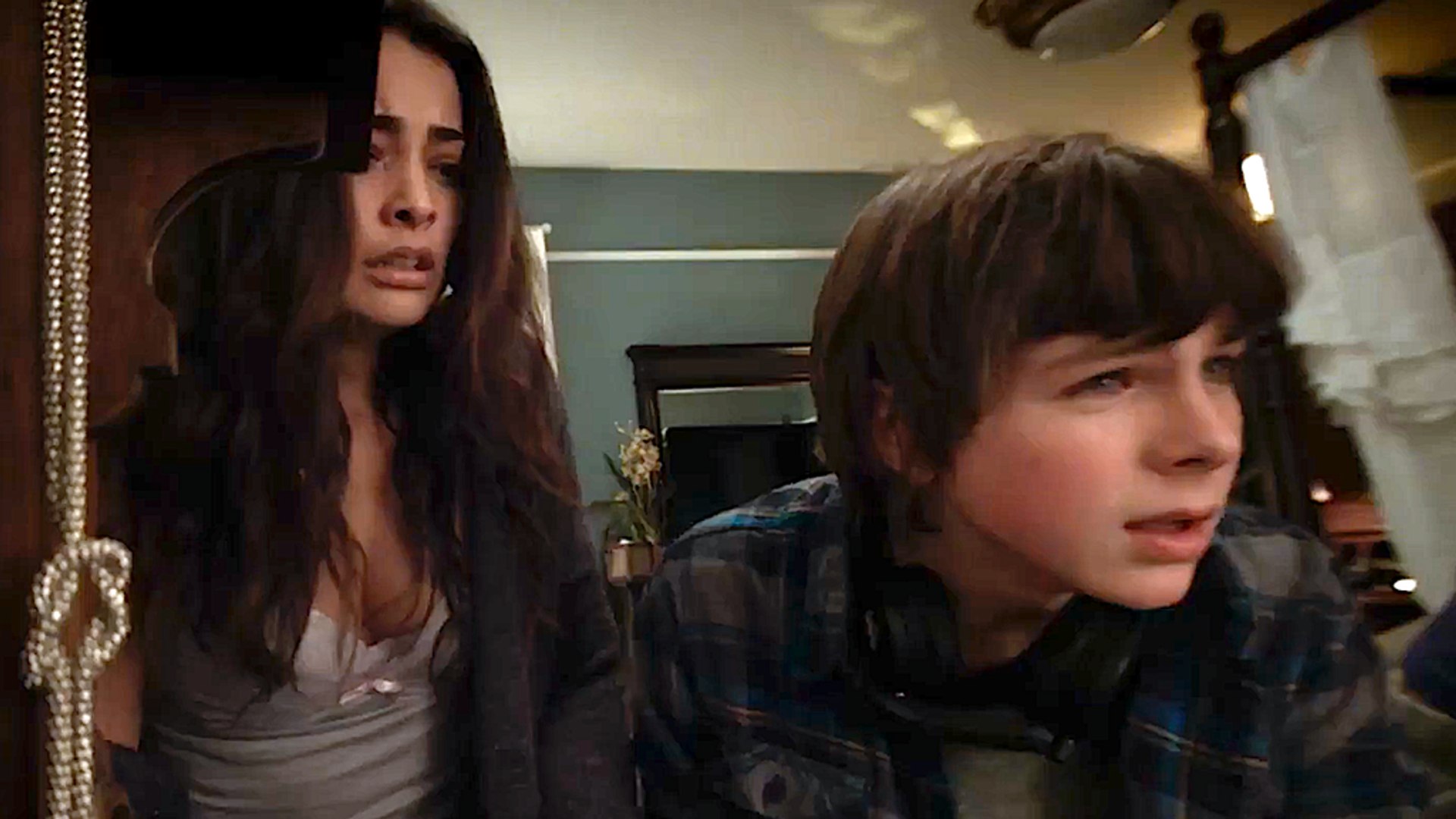 Chandler Riggs En Bella Thorne Walking Dead's' Chandler Riggs And Ioan