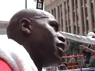 Mayweather Talks Trash About Oscar De La Hoya