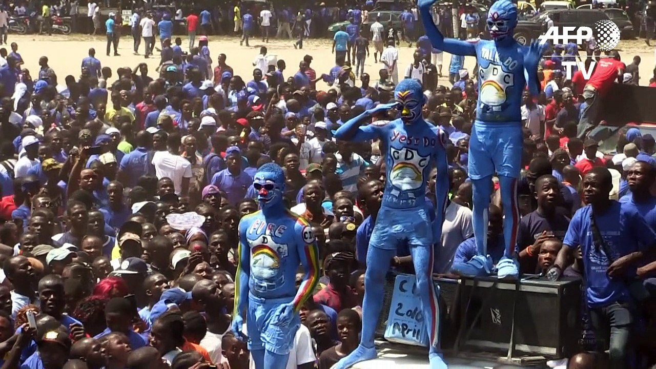 Menschliche Werbetafeln in Liberia