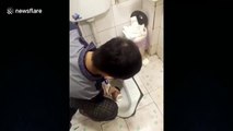 Ces employés chinois doivent boire l'eau des toilettes en guise de punition