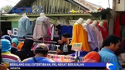 Haduh! Berulang Kali Ditertibkan, PKL Tanah Abang Tetap Berjualan