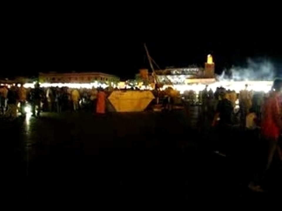 MAROC : Place Jamaa El Fna à Marrakech