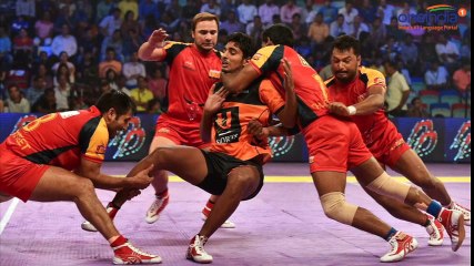 Video herunterladen: PKL 2017 : Bengaluru Bulls take the fight to UP Yoddha | Oneindia News