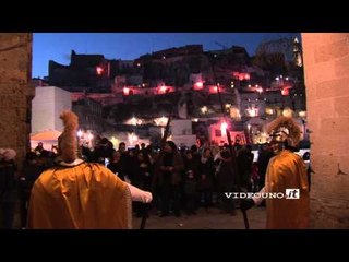 Télécharger la video: Presepe vivente Matera - L'attesa all'ingresso