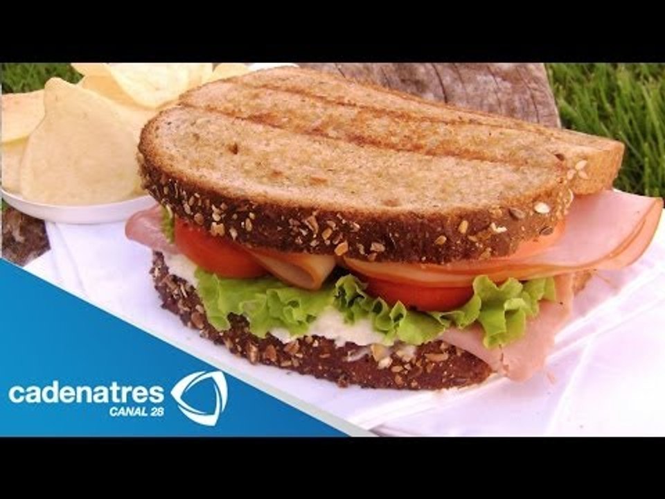 Receta de Sándwich de pavo con pepino y alfalfa / Sándwich de Pavo con Pepino