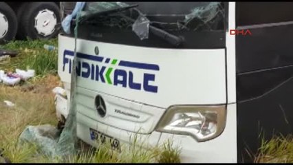 Amasya'da Yolcu Otobüsü Şarampole Devrildi Yaralılar Var