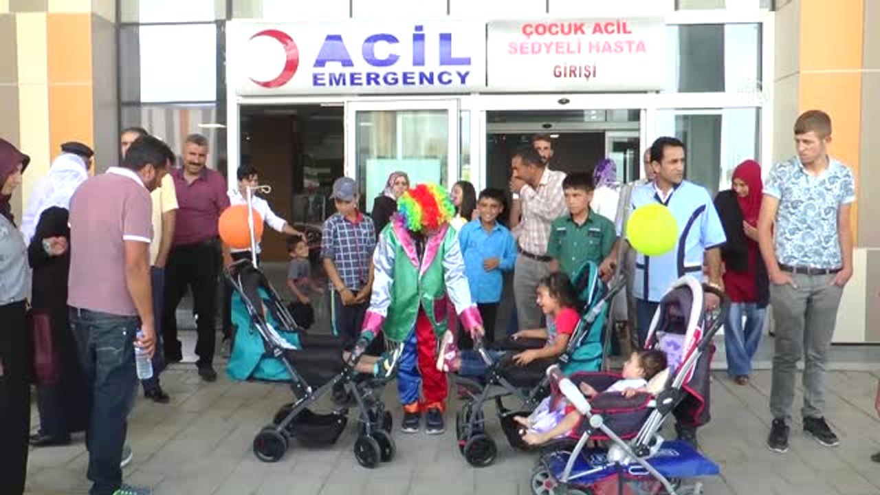 Çocuklar İçin Hastaneyi Oyun Parkına Çevirdiler