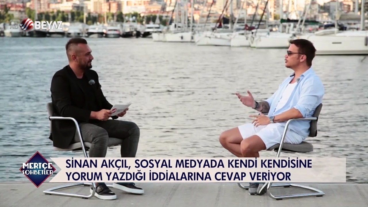 Sinan Akçıl, sosyal medyada kendi kendine yorum yazdı mı?