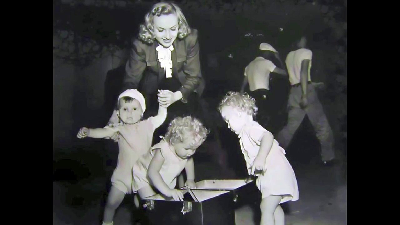 Trailer of the documentary on Carole Lombard