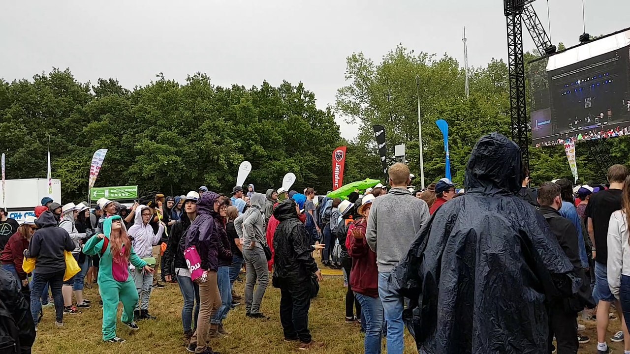 La pluie ouvre le bal au Ronquières Festival