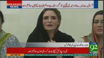 Ayesha Gulalai Ke Baad Kaptaan Ki Himayat Main Ayesha Ahad Agaye