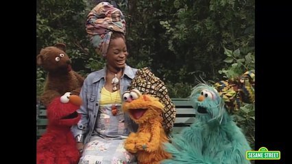 Sesame Street: Singing About Friendship with Erykah Badu