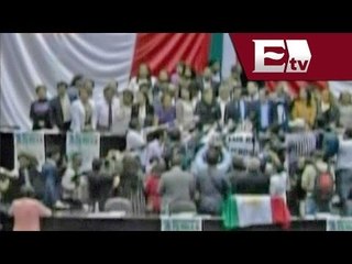 PRD toma la Tribuna de la Cámara de Diputados (Video)