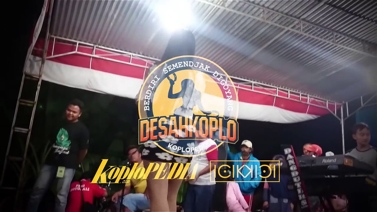 Dangdut super semok goyang panas