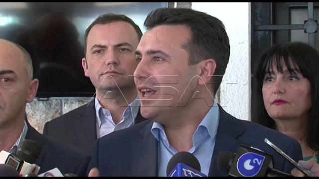 Заев: Новиот закон го затвора прашањето за јазиците во Македонија