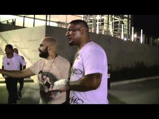 Cris Arreola Wins Big With One Hand