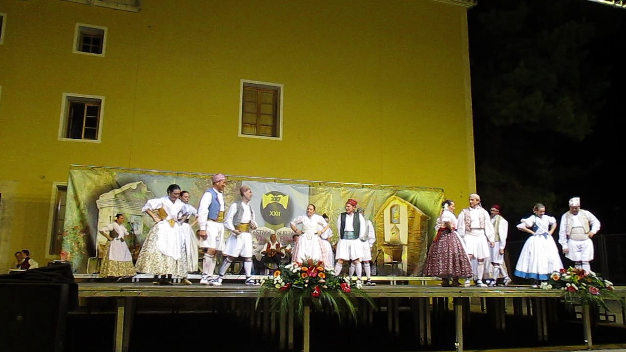 Actuació del grup de danses de Sueca,L'Almogàver,al Festival Folklòric"Vila de Biar" dissabte 29-7- 2017  (3)