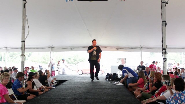 Scott Michael sings 'Proud Mary' Elvis Week 2014 video