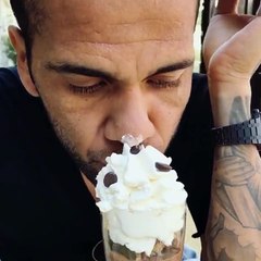 Buzz : Alves et le coup de la glace !
