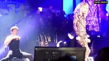 La danse sexy de Céline Dion en plein #concert