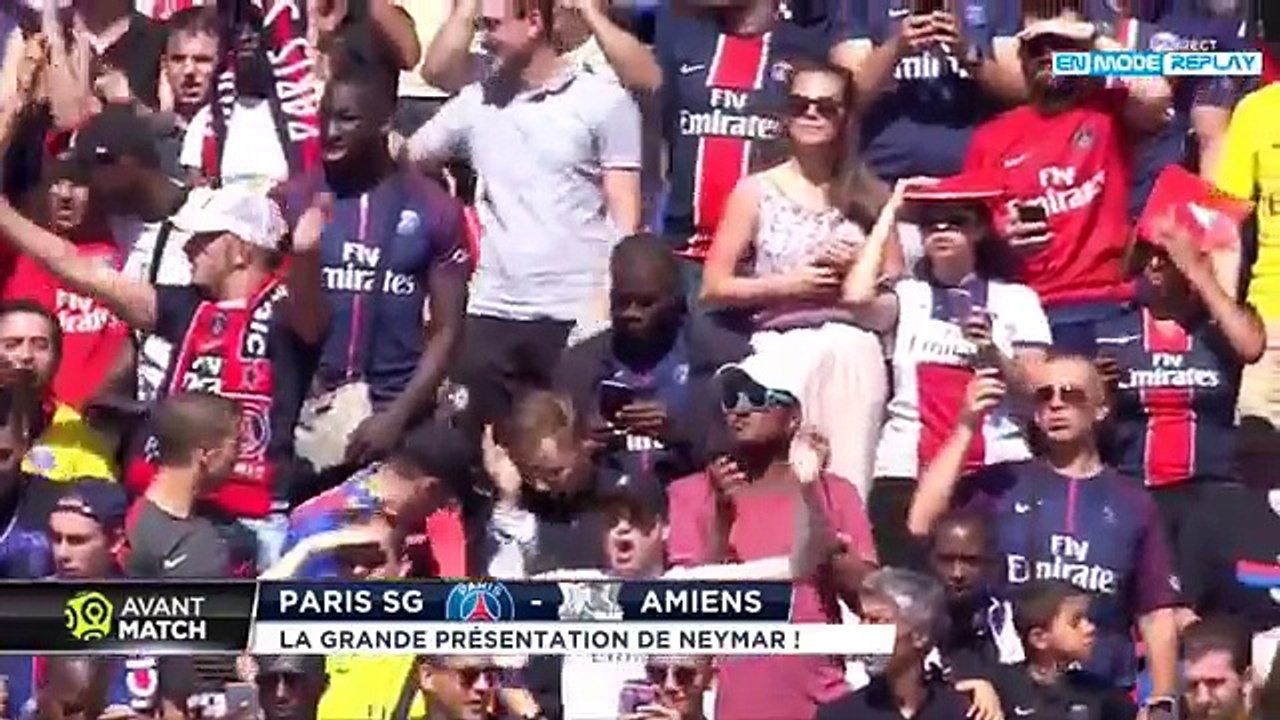 L arrivée de Neymar JR au Parc des princes - PSG vs Amiens  05 08 17