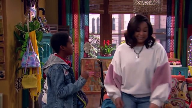 Raven & Chelsea REUNITE In First Trailer & Clips From Ravens Home