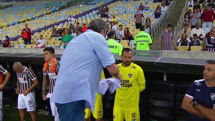 Homenagem dos torcedores a Abel. Lindo o Maracanã