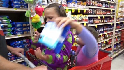 Bad Baby Real Food Fight Victoria vs Annabelle & Freak Daddy Toy Freaks Family