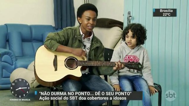 Atores de Carinha de Anjo participam de ação solidária para idosos