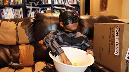 BAD BABY SPIDERMAN ATTACKED BY GOLDEN FREDDY VS BATMAN Five Nights At Freddys Spiderman H