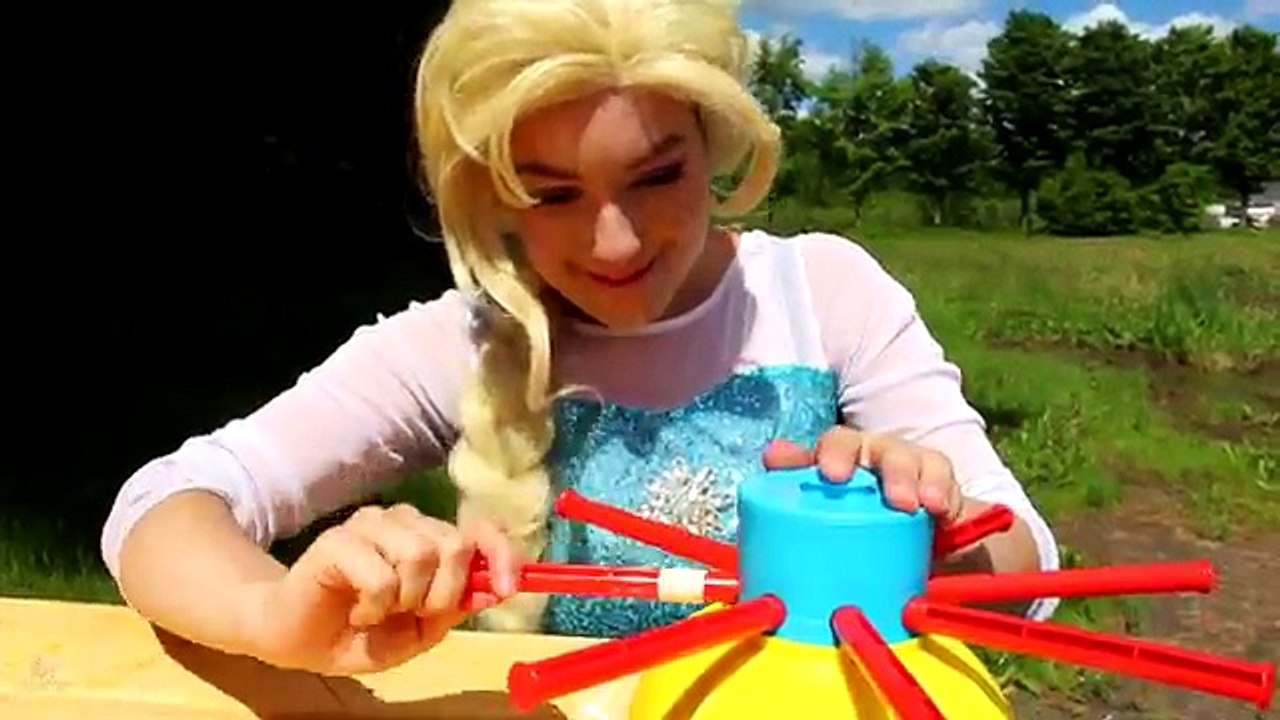 Frozen Elsa & Anna GET HORSES! w Spiderman Lipstick Makeup Challenge Fun Pretend Play In R