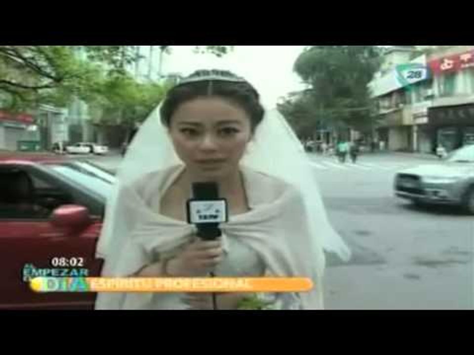 ¡Increíble! Reportera interrumpe su boda por informar el terremoto que sacudió China