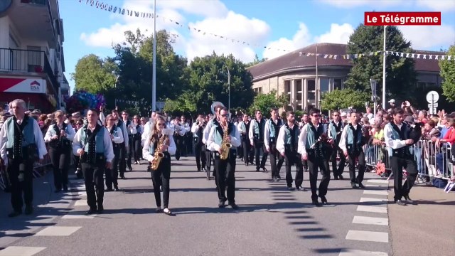 Festival Interceltique de Lorient. La Grande parade des nations celtes acclamée par le public