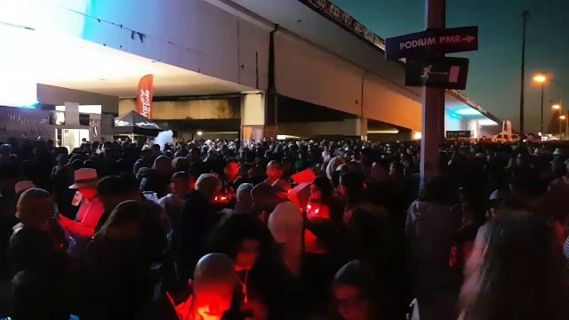 Distribution de goodies au Ronquieres Festival