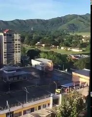 Venezuela'daki ABD destekli darbe girişiminden ilk çatışma görüntüleri