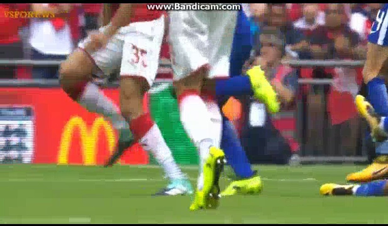 Pedro Red Card HD - Arsenal 0-1 Chelsea 06.08.2017