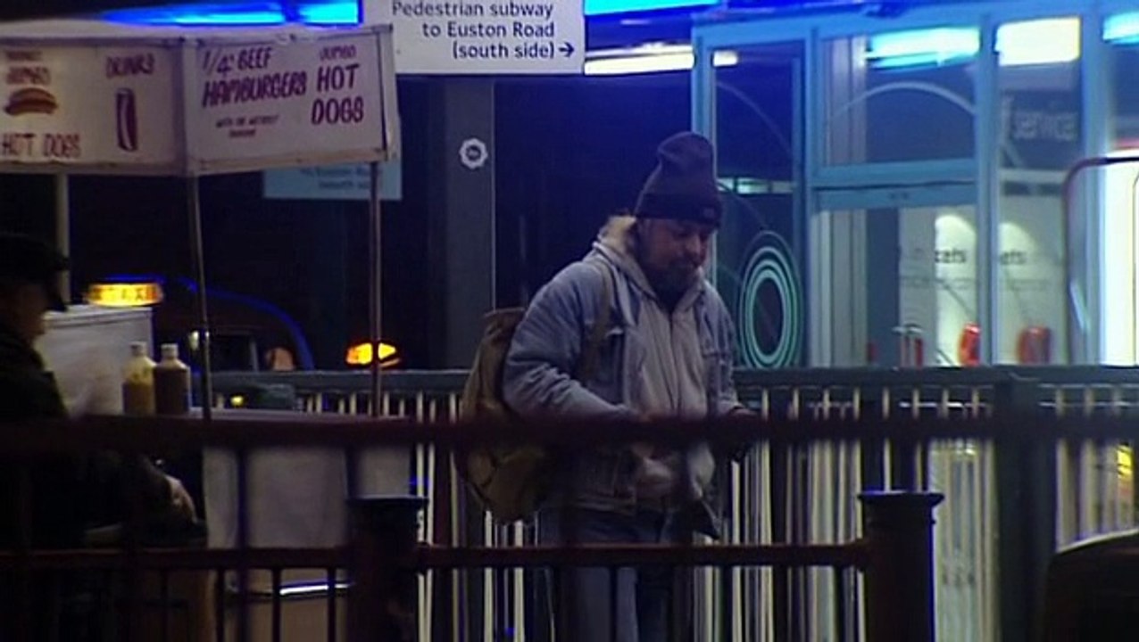 Black Books S01E06