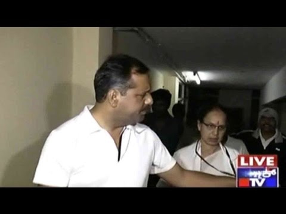 Bengaluru: Minister UT Khader Pays Surprise Visit To Hospitals