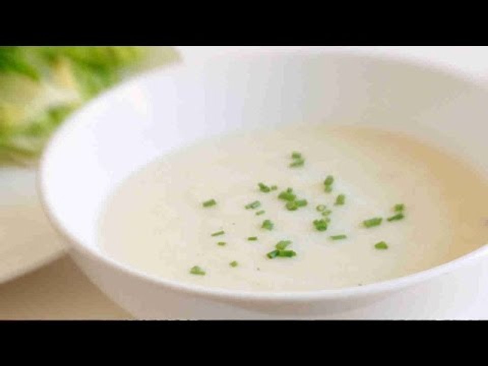 Sopa de coliflor y queso azul